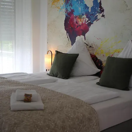 Heaven Homes Paderborn-Sued Parking Self-Check-In *