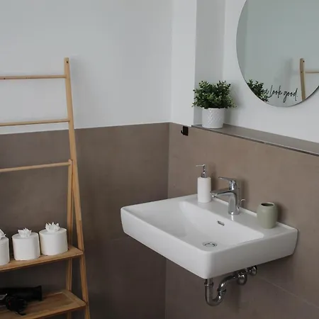 Hama Design Homes 4 * Paderborn